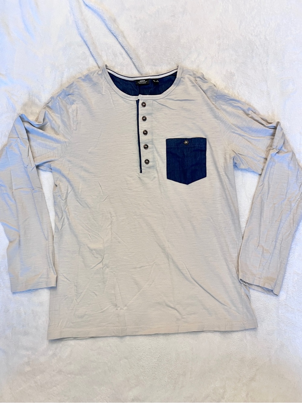 Vintage MEXX Long-Sleeve T-Shirt with Denim Pocket - Light Gray & Navy